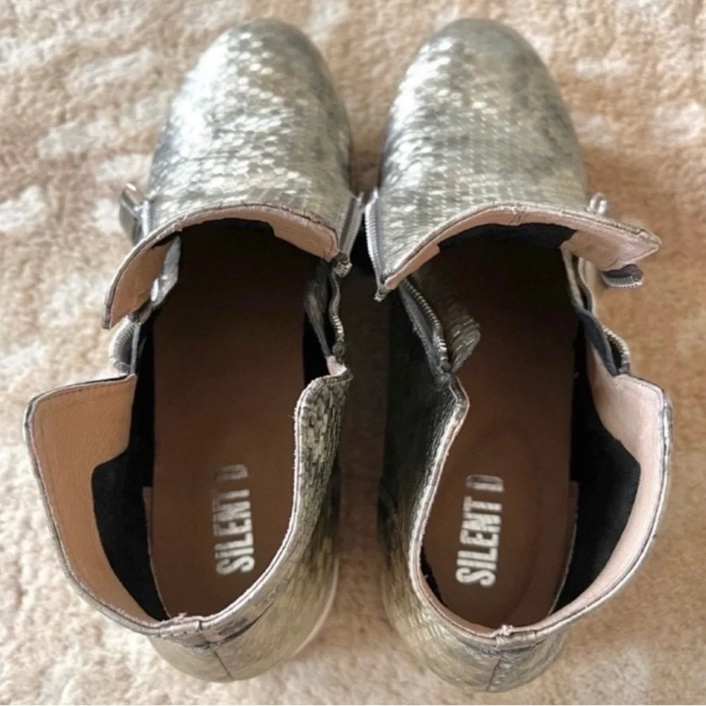 Silent D OHMY Modern Platform Wedge Bootie Sneaker Antique Gold Honeycomb Sz 41 - Picture 9 of 13